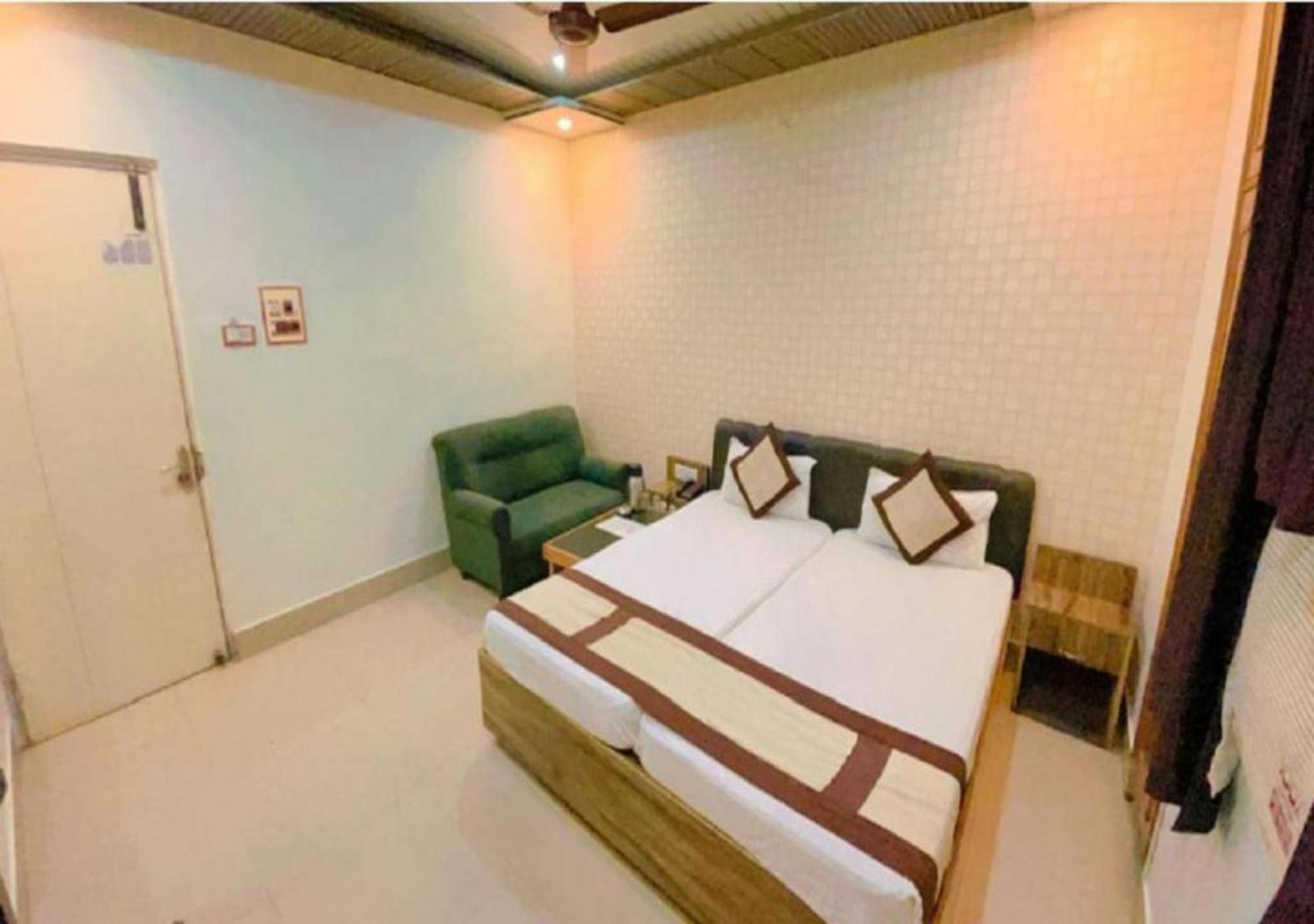 Grg R P International Patna Hotel Patna  Bagian luar foto