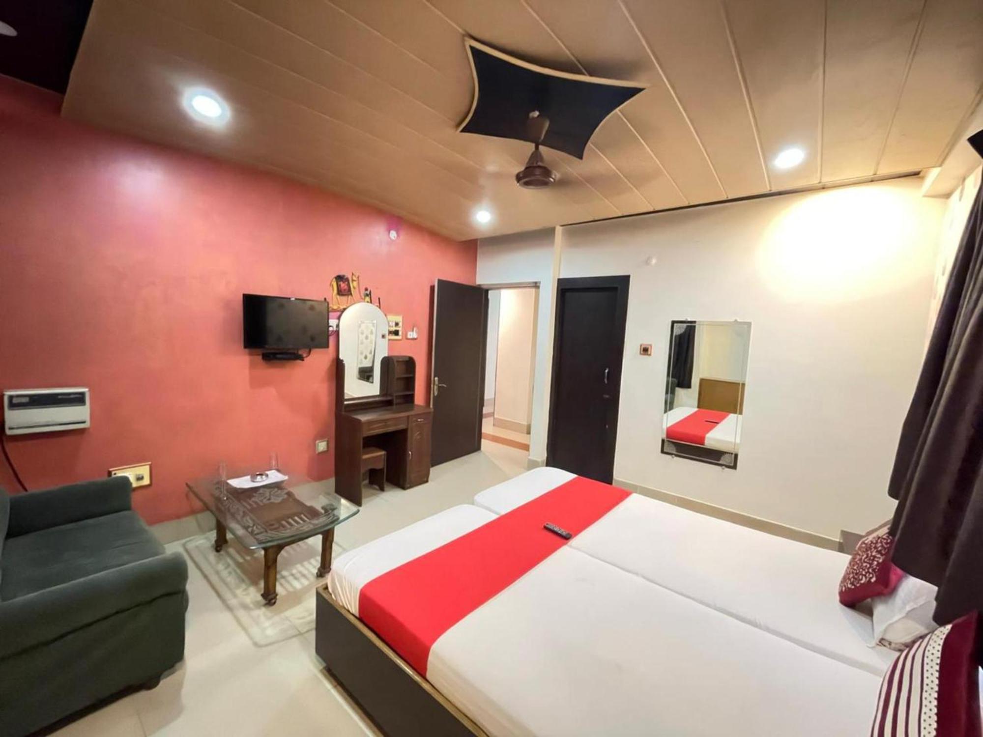 Grg R P International Patna Hotel Patna  Bagian luar foto
